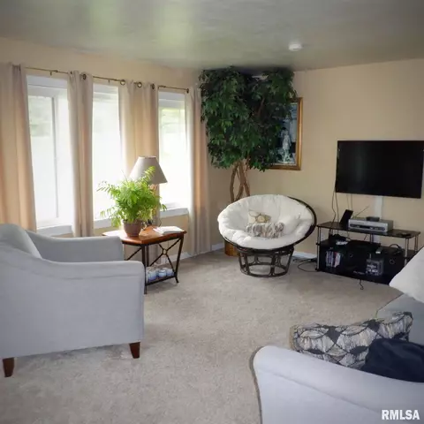 511 Hamilton St, Washington, IL 61571 photo 12