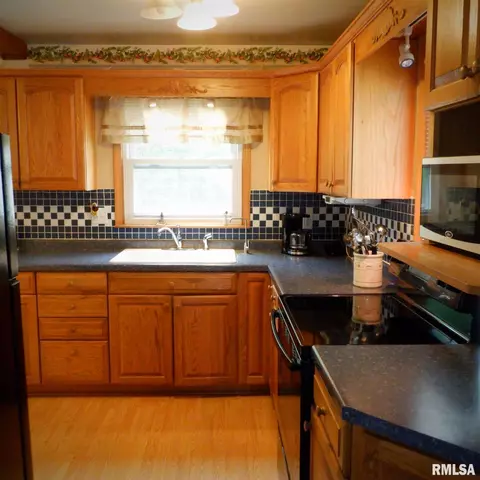 511 Hamilton St, Washington, IL 61571 photo 8