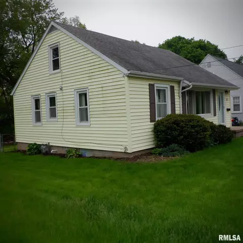 511 Hamilton St, Washington, IL 61571 photo 3