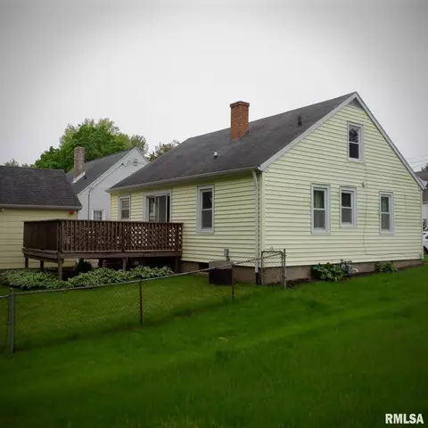 511 Hamilton St, Washington, IL 61571 photo 2