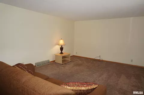 714 E Harrison St, Cuba, IL 61427 photo 12