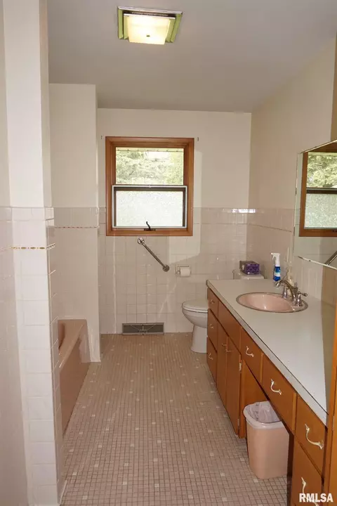 714 E Harrison St, Cuba, IL 61427 photo 15