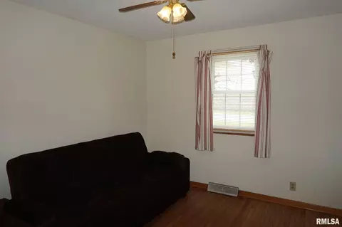 714 E Harrison St, Cuba, IL 61427 photo 18