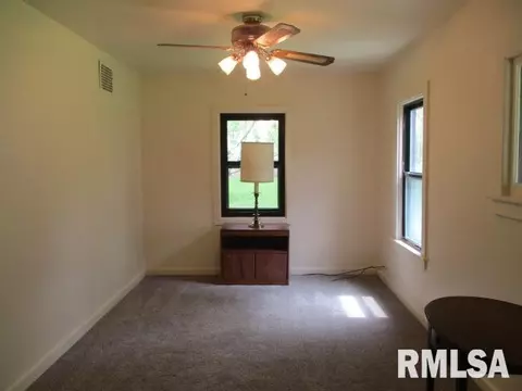 821 8th St, Lacon, IL 61540 photo 3