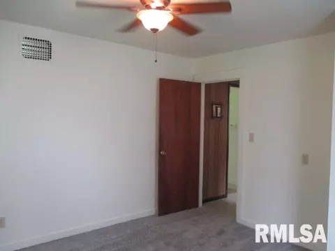 821 8th St, Lacon, IL 61540 photo 9