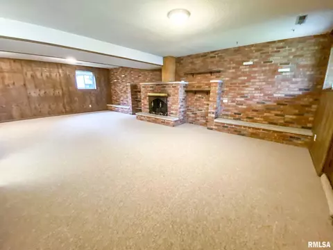 713 Curtis Ct, Eureka, IL 61530 photo 38