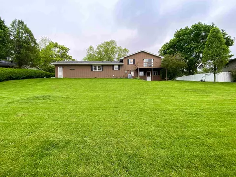 713 Curtis Ct, Eureka, IL 61530 photo 45