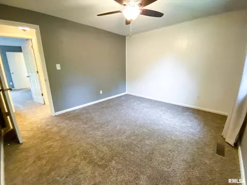 713 Curtis Ct, Eureka, IL 61530 photo 30