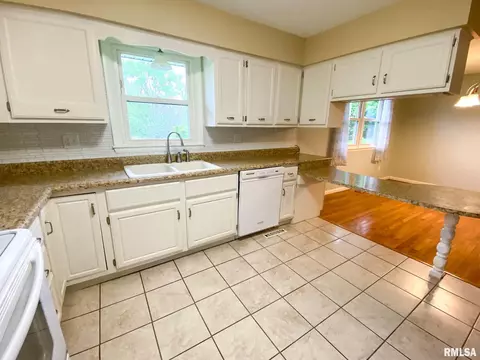 713 Curtis Ct, Eureka, IL 61530 photo 17