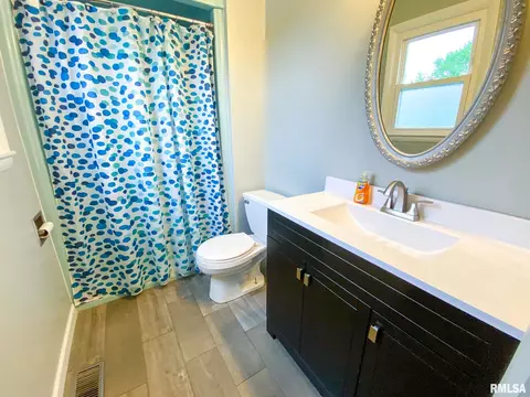 713 Curtis Ct, Eureka, IL 61530 photo 21