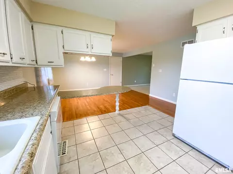713 Curtis Ct, Eureka, IL 61530 photo 16
