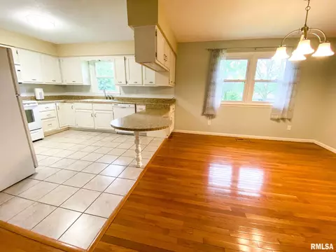 713 Curtis Ct, Eureka, IL 61530 photo 13