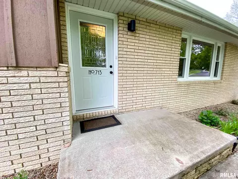 713 Curtis Ct, Eureka, IL 61530 photo 4