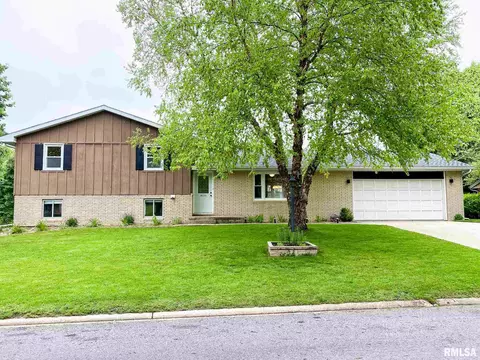 713 Curtis Ct, Eureka, IL 61530 photo 1