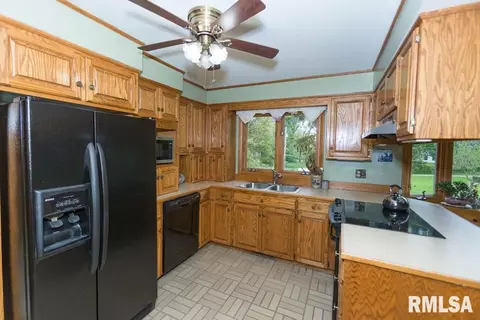 214 Shady Ln, Eureka, IL 61530 photo 24