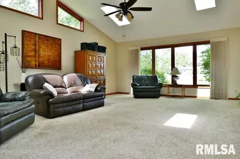 1318 Amanda Dr, Metamora, IL 61548 photo 12