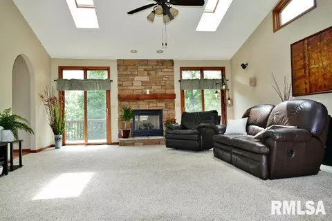 1318 Amanda Dr, Metamora, IL 61548 photo 11