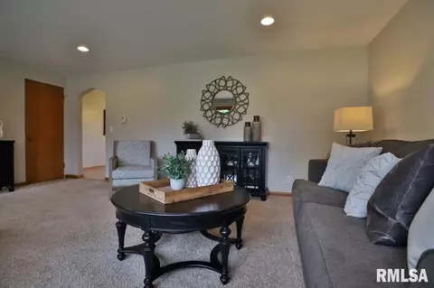 922 E Marshall Rd, Morton, IL 61550 photo 9