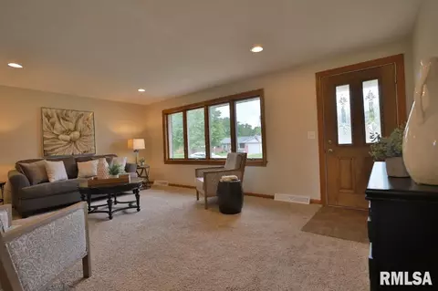 922 E Marshall Rd, Morton, IL 61550 photo 6