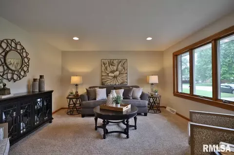 922 E Marshall Rd, Morton, IL 61550 photo 5