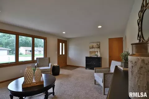 922 E Marshall Rd, Morton, IL 61550 photo 8