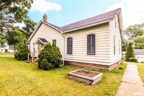 914 3rd St, Henry, IL 61537 photo 2