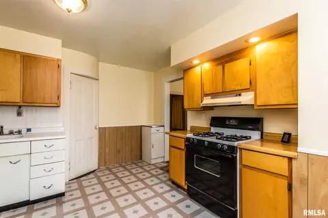 914 3rd St, Henry, IL 61537 photo 15