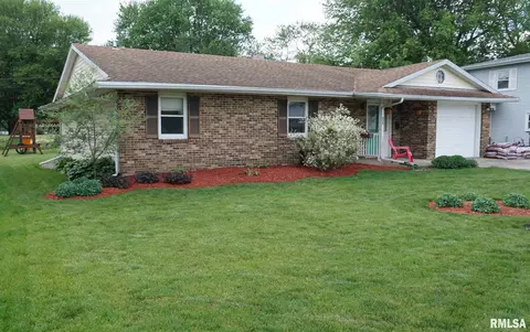 839 W Mcdonough St, Macomb, IL 61455 photo 2