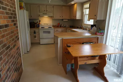 839 W Mcdonough St, Macomb, IL 61455 photo 8
