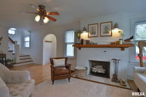 310 E Adams St, Morton, IL 61550 photo 2