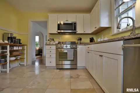 310 E Adams St, Morton, IL 61550 photo 8