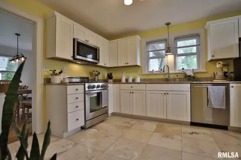 310 E Adams St, Morton, IL 61550 photo 9
