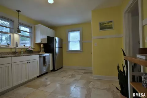 310 E Adams St, Morton, IL 61550 photo 10