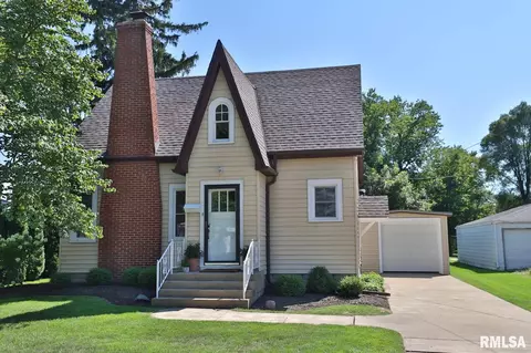 310 E Adams St, Morton, IL 61550 photo 1
