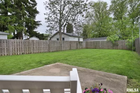 310 E Adams St, Morton, IL 61550 photo 49