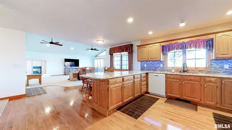 5109 S Cameron Ln, Mapleton, IL 61547 photo 11