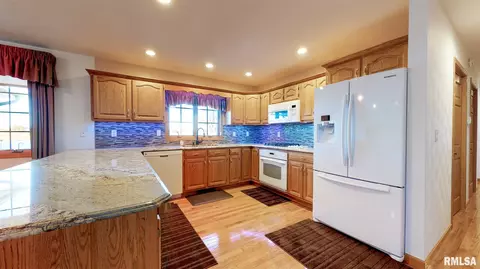 5109 S Cameron Ln, Mapleton, IL 61547 photo 13