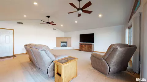 5109 S Cameron Ln, Mapleton, IL 61547 photo 9