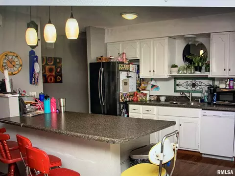 227 E Summit St, Macomb, IL 61455 photo 13