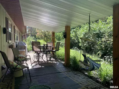 227 E Summit St, Macomb, IL 61455 photo 10