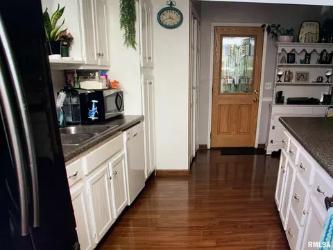 227 E Summit St, Macomb, IL 61455 photo 14
