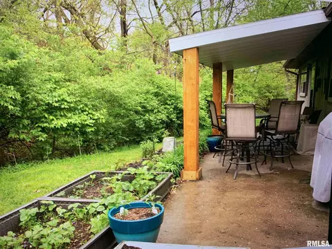 227 E Summit St, Macomb, IL 61455 photo 9
