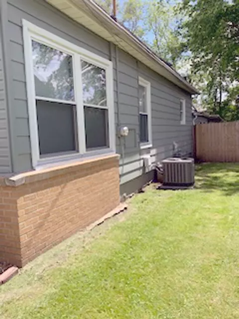 846 E Spruce St, Canton, IL 61520 photo 35