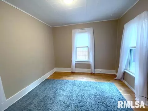 846 E Spruce St, Canton, IL 61520 photo 25