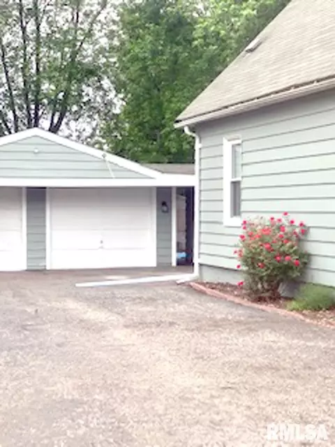 846 E Spruce St, Canton, IL 61520 photo 40