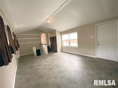 846 E Spruce St, Canton, IL 61520 photo 15