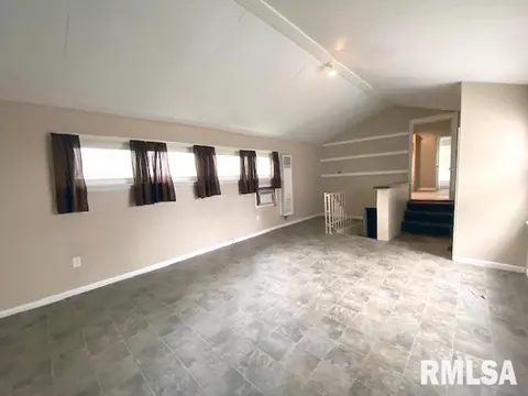 846 E Spruce St, Canton, IL 61520 photo 14