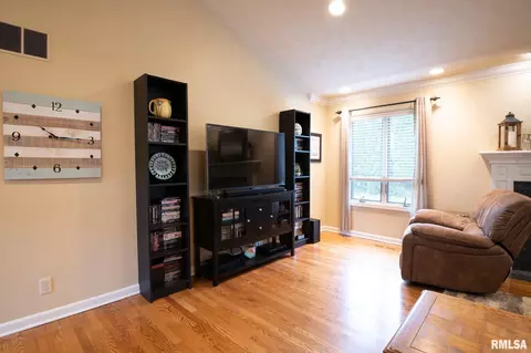 10 Forestview Rd, Morton, IL 61550 photo 9