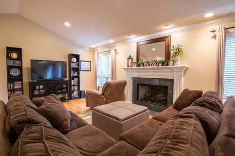 10 Forestview Rd, Morton, IL 61550 photo 8