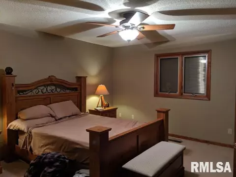 2009 Maple Ave, Macomb, IL 61455 photo 9